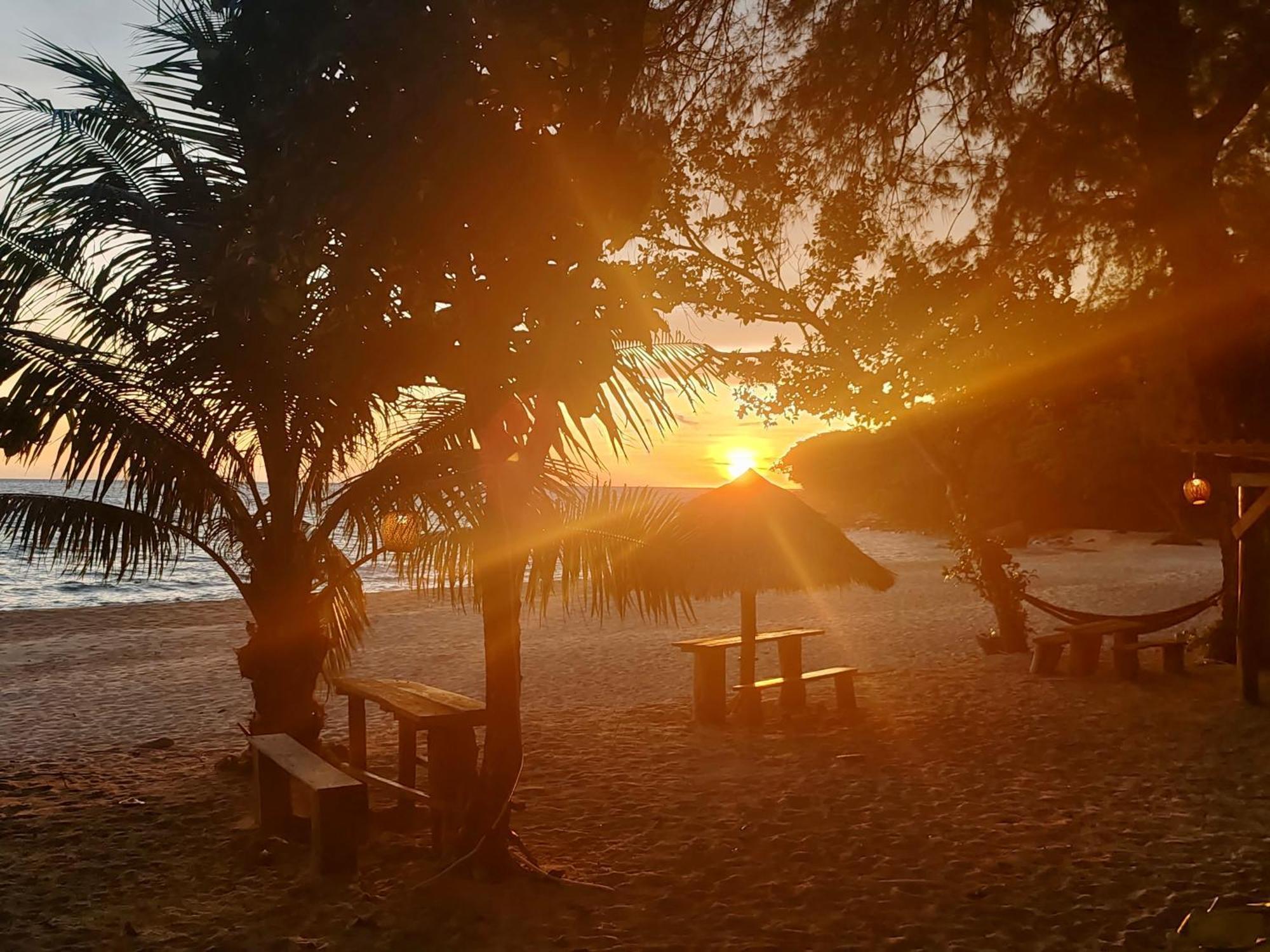 Kamaku Bungalows เกาะรงสำลน ภายนอก รูปภาพ